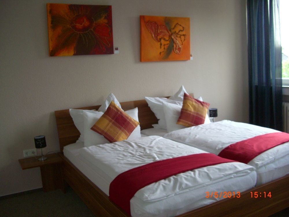 Hotel Art Inn Dinslaken Extérieur photo