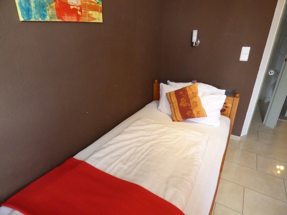 Hotel Art Inn Dinslaken Extérieur photo