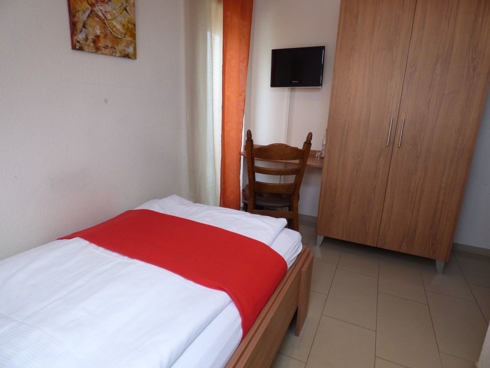 Hotel Art Inn Dinslaken Extérieur photo