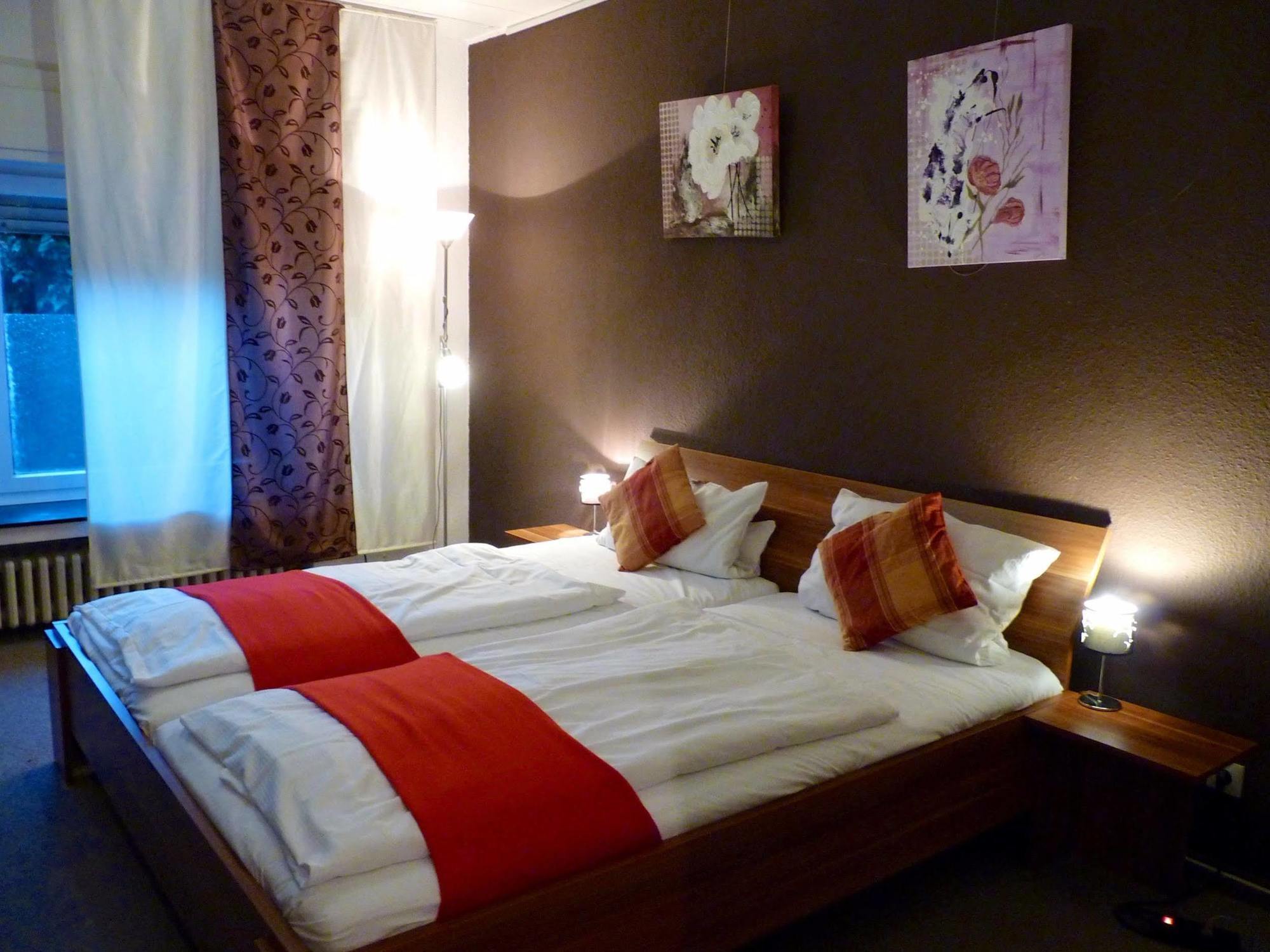 Hotel Art Inn Dinslaken Extérieur photo